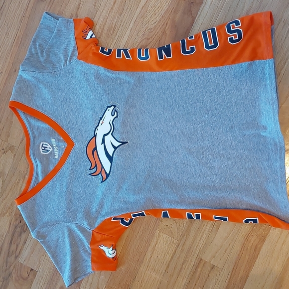 Hands High Denver Bronco Tee - Picture 5 of 13